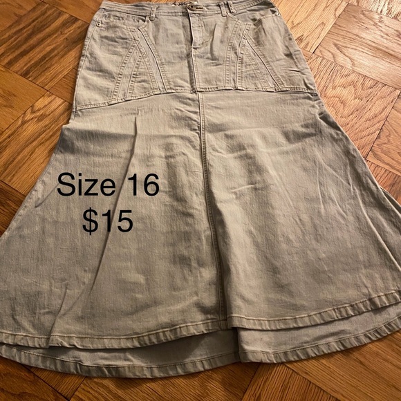 Price and size listed on photo. Ask for a bundle price. - Picture 14 of 14